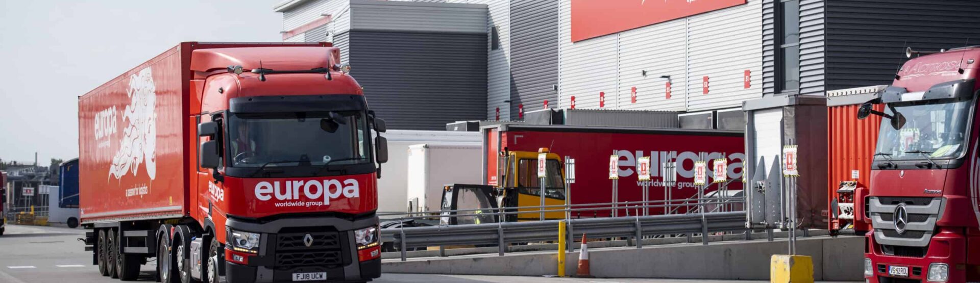 Image shows a Europa Road truck outside the Dartford 1Hub.